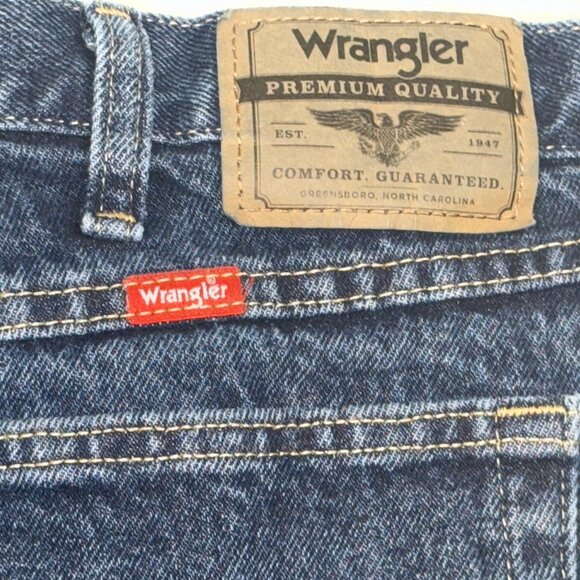 Wrangler Premium Quality Men’s Jeans Blue Denim 38x34 Relaxed Fit Straight Leg - Picture 1 of 7
